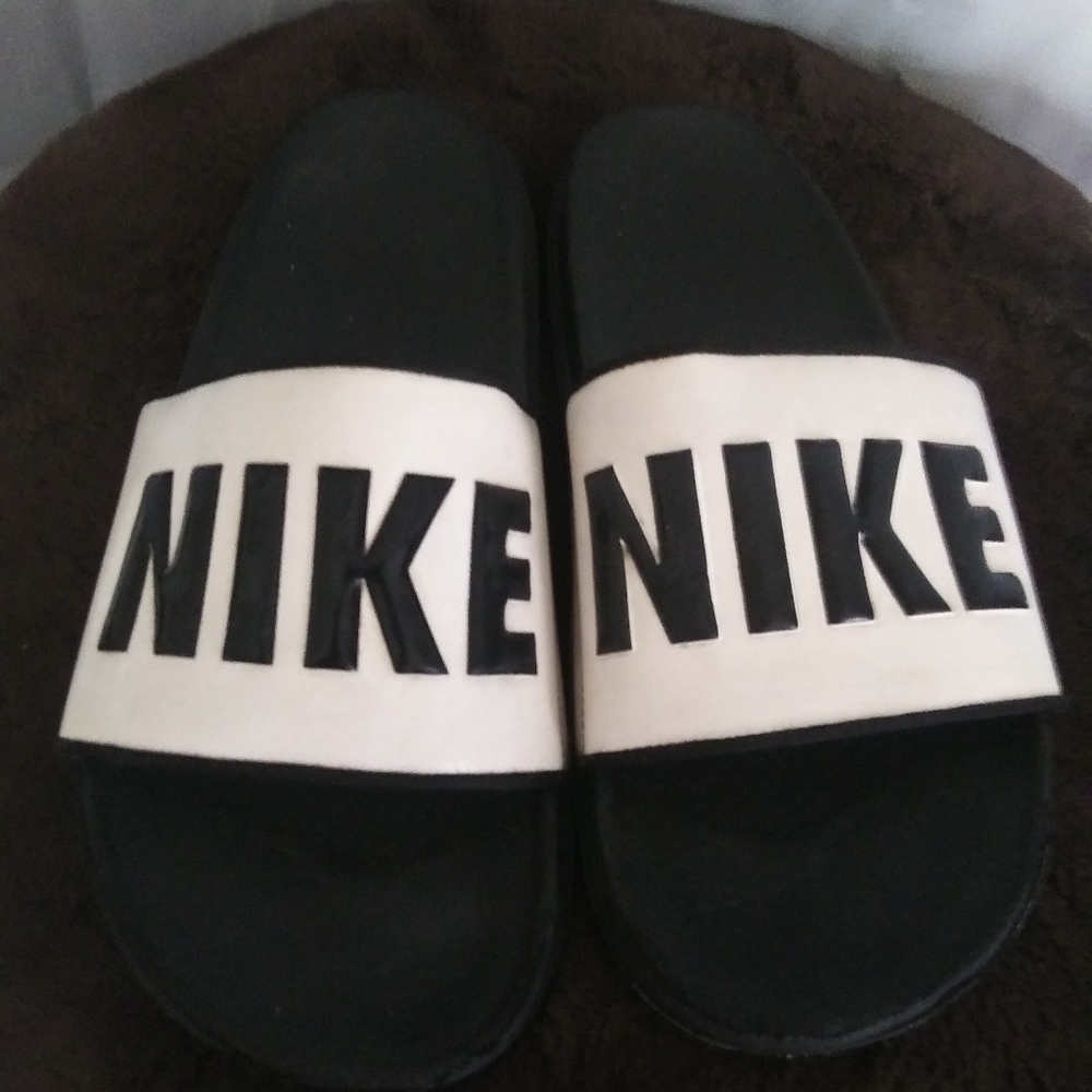 Nike slides